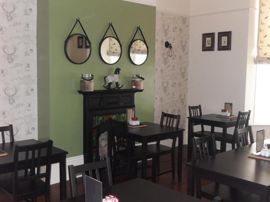 Powys Lodge Скарборо Экстерьер фото