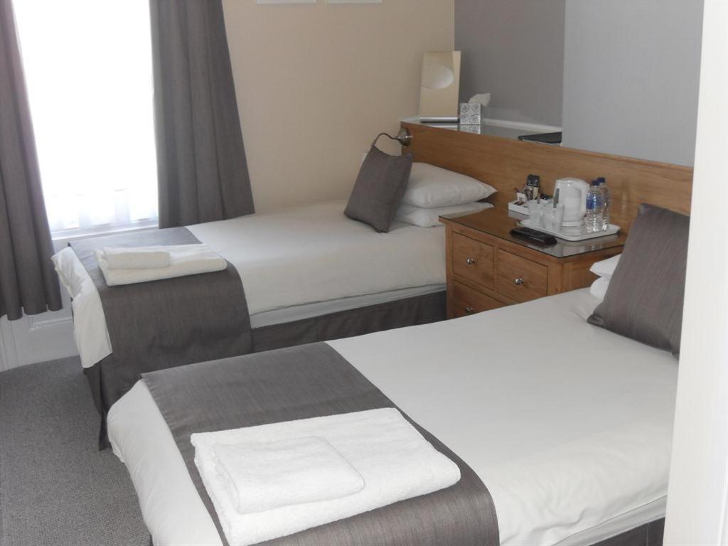 Powys Lodge Скарборо Экстерьер фото
